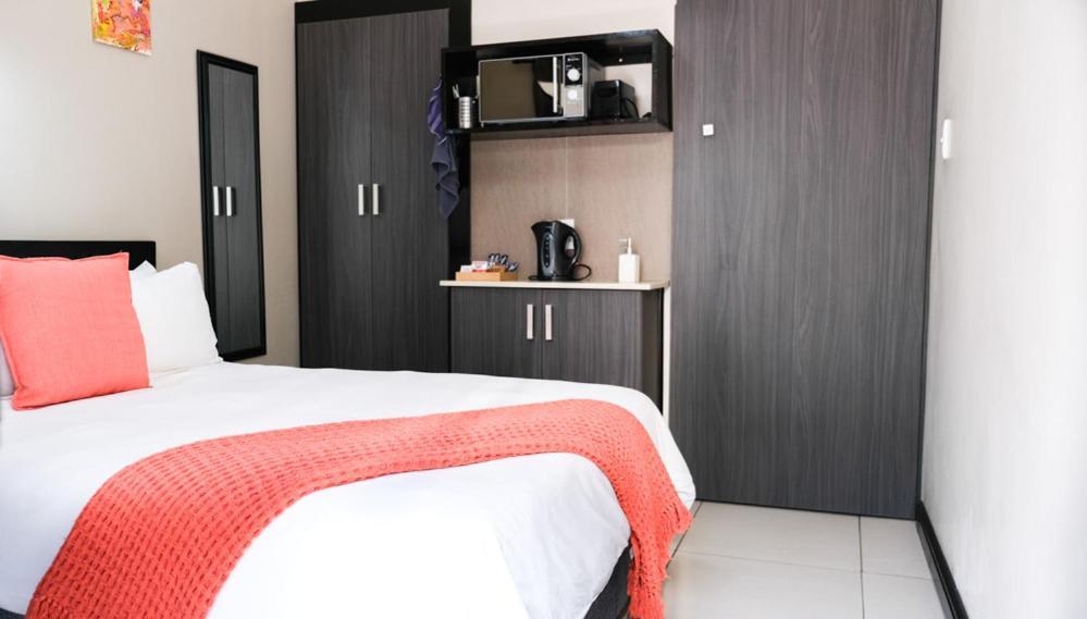 Nahoon Eco Lodge On Mackenzie East London Exteriör bild