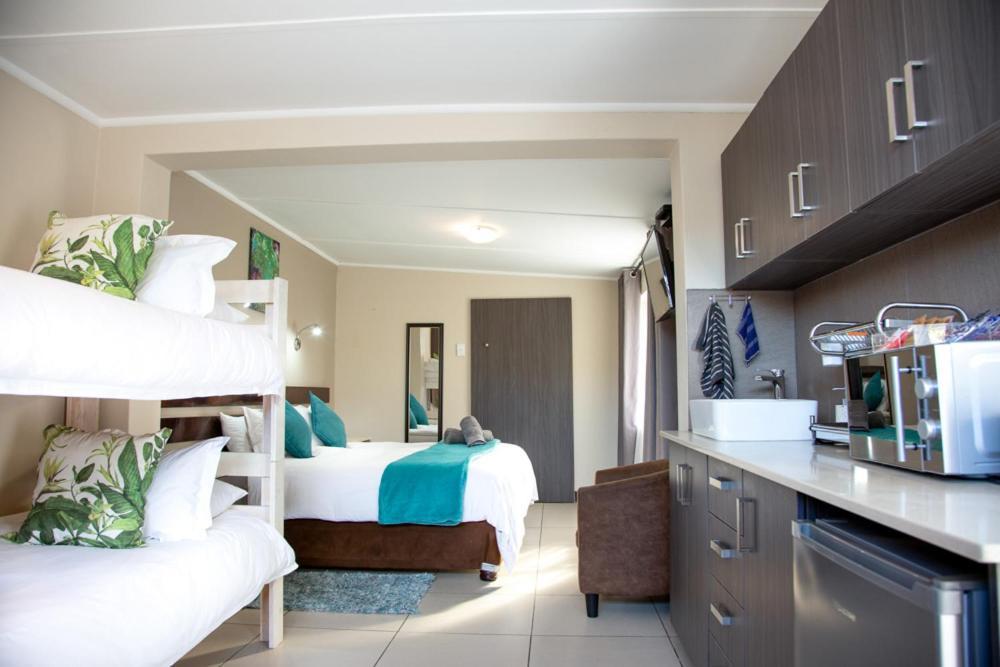 Nahoon Eco Lodge On Mackenzie East London Exteriör bild